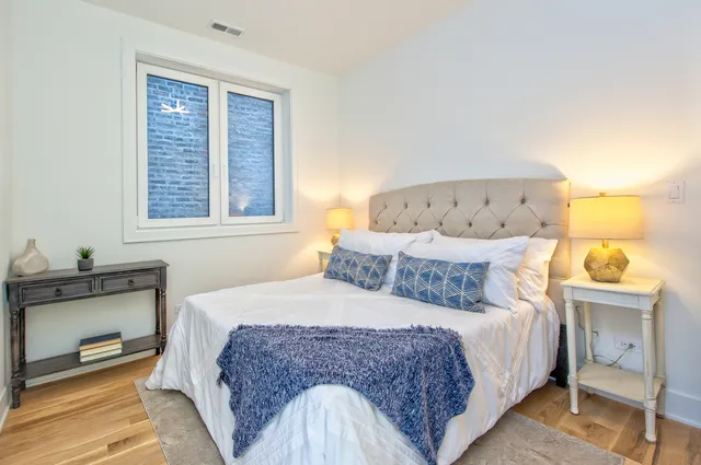 $675,000 | 1325 North Artesian Avenue, Unit 2, Chicago, IL 60622