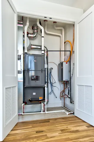 $675,000 | 1325 North Artesian Avenue, Unit 2, Chicago, IL 60622