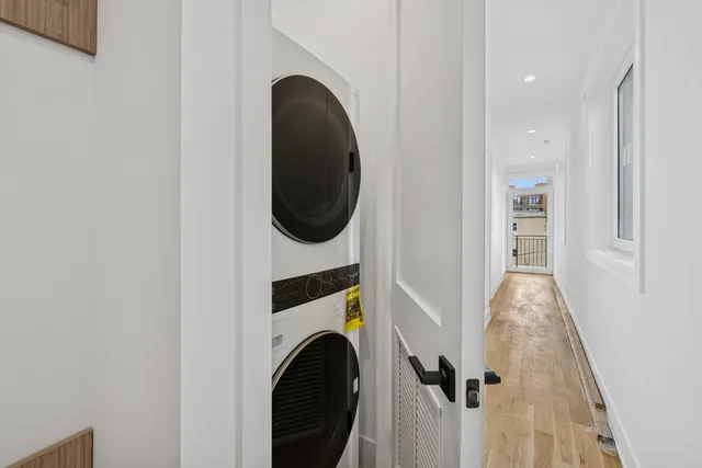 $675,000 | 1325 North Artesian Avenue, Unit 2, Chicago, IL 60622