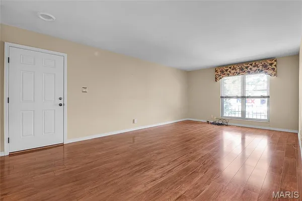 $1,400 | 10364 Forest Brook Lane, Unit E, St. Louis, MO 63146