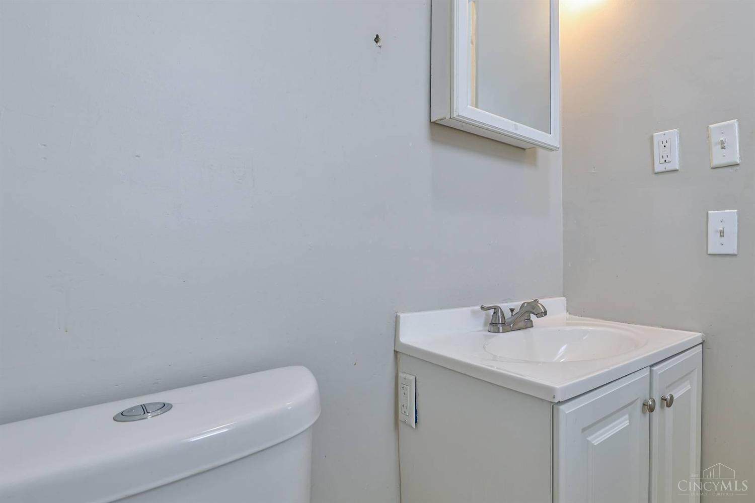 2079 Ebenezer Road Cincinnati, OH 45233 - Photo 17 of 33