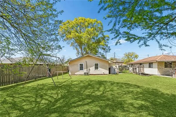 $1,400 | 115 Vista Drive, Belle Chasse, LA 70037