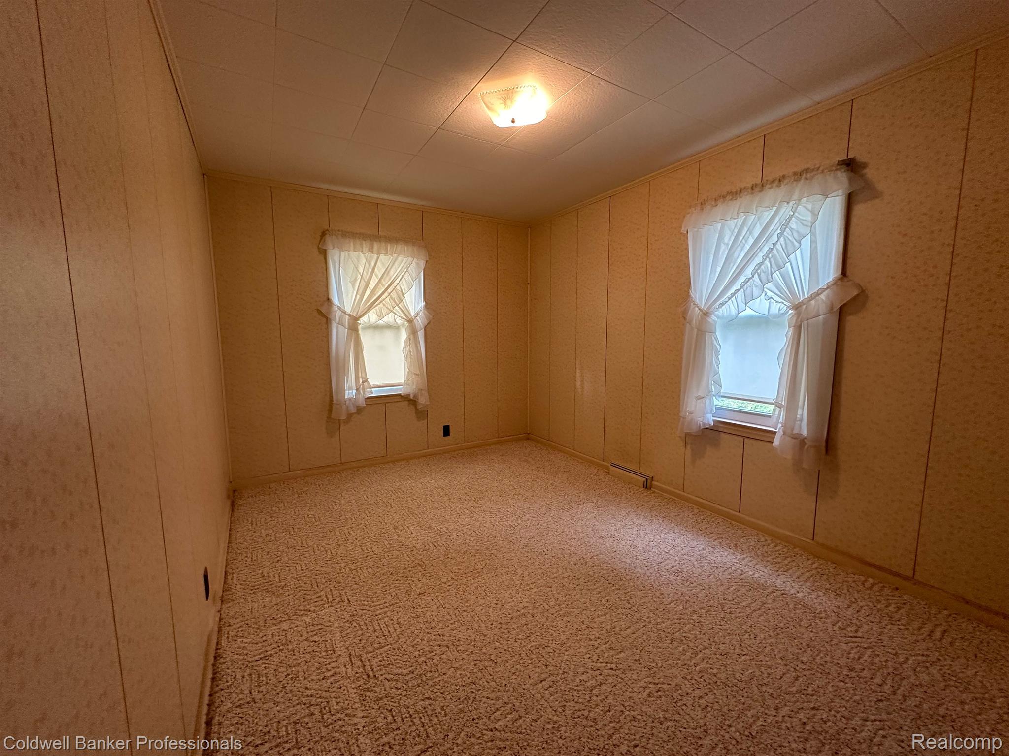 5883 Davison Road Lapeer, MI 48446 - Photo 6 of 21 Gallery Image 6