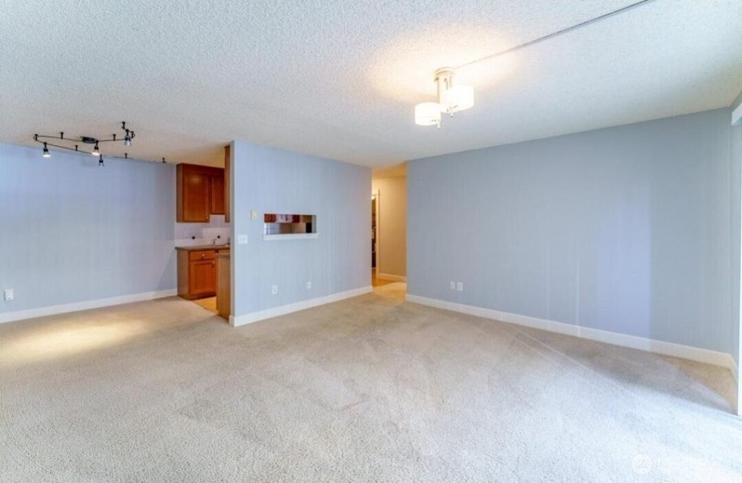 8025 234th Street Southwest, Unit 103 Edmonds, WA 98026 - Photo 5 of 13