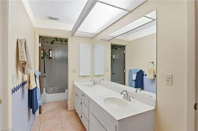 $990,000 | 4096 Skyway Drive, Unit 42, Naples, FL 34112