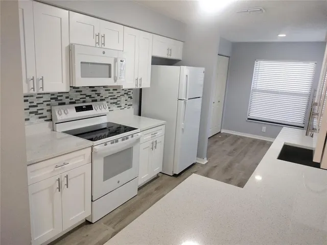 $2,000 | 725 Chilt Drive, Brandon, FL 33510