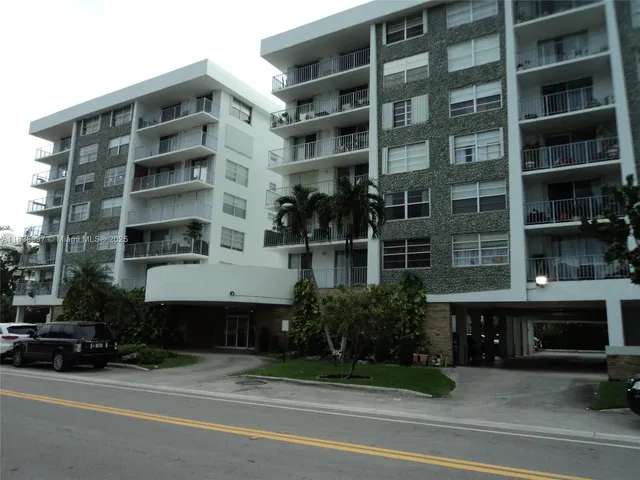 $440,000 | 1050 93rd Street, Unit 6F, Bay Harbor Islands, FL 33154
