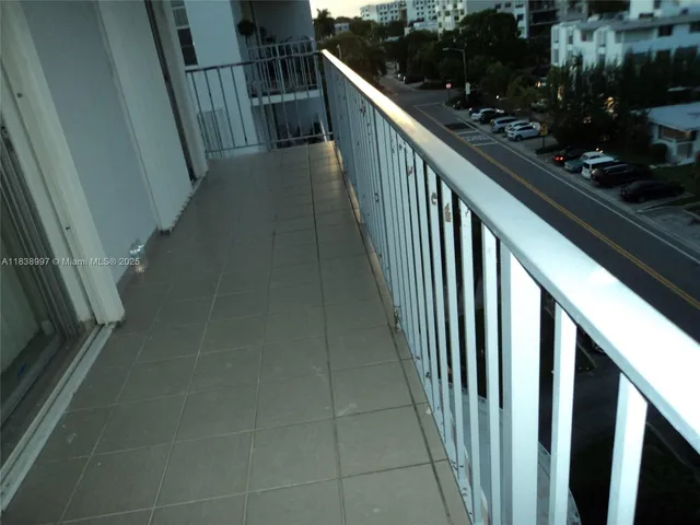 $440,000 | 1050 93rd Street, Unit 6F, Bay Harbor Islands, FL 33154