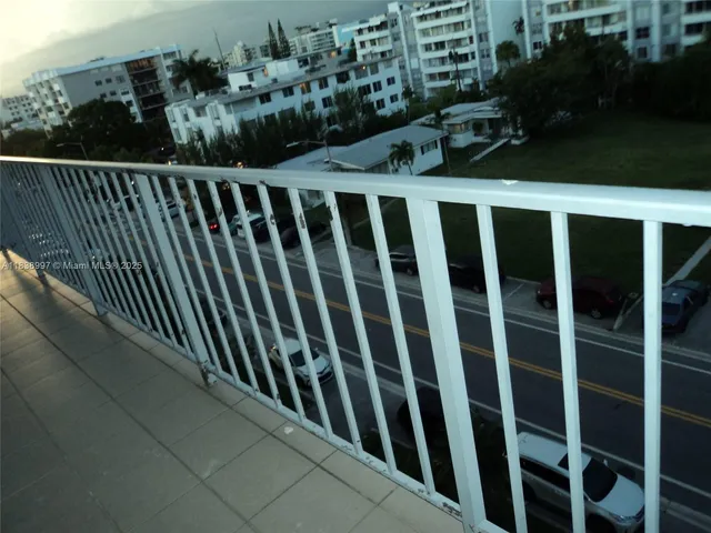 $440,000 | 1050 93rd Street, Unit 6F, Bay Harbor Islands, FL 33154