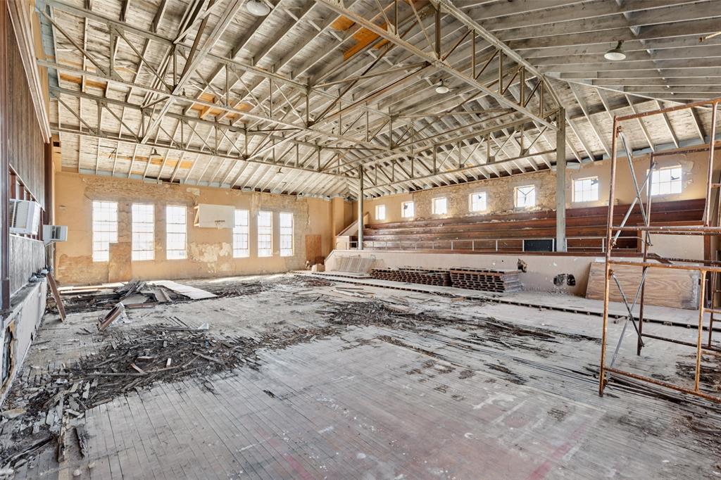 2591 Fm 1204 Decatur, TX 76234 - Photo 9 of 15 a view of a backyard of a house