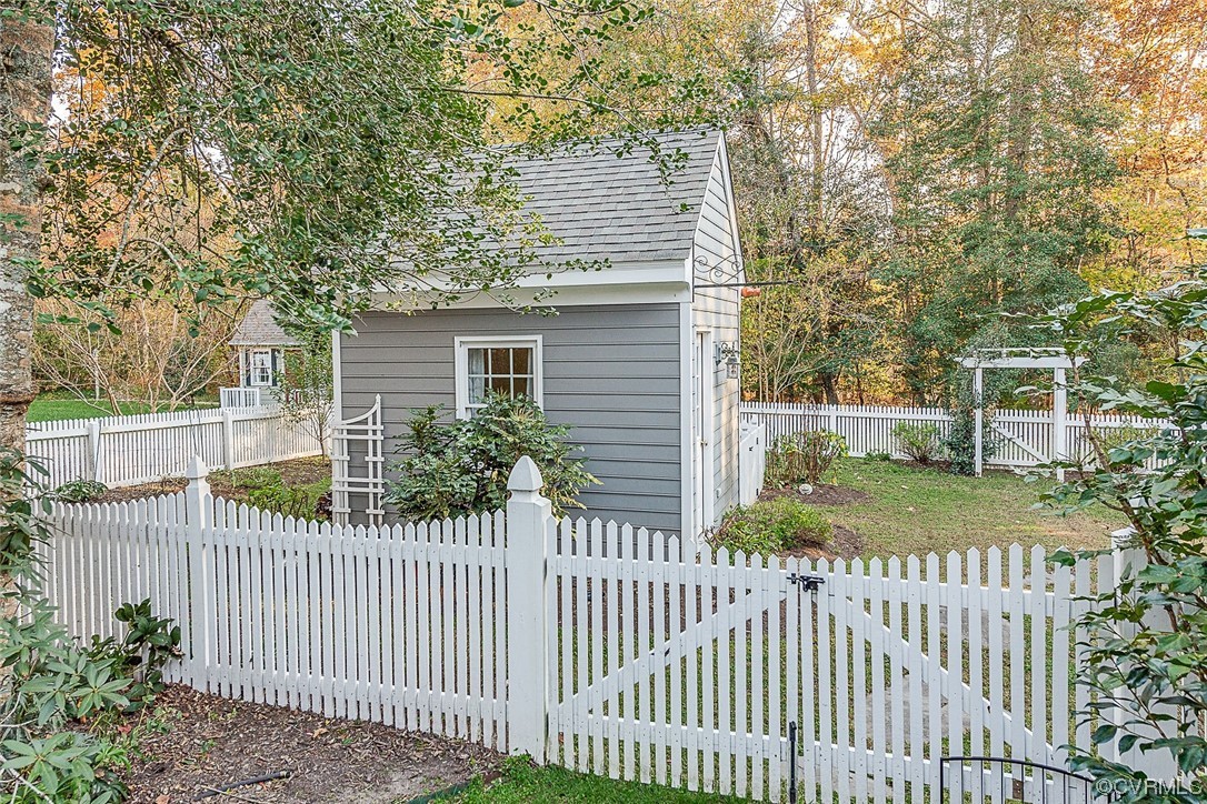 113 Grenelefe Williamsburg, VA 23188 - Photo 35 of 44 a view of a house having yard