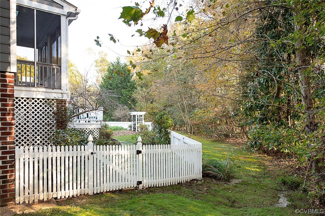 113 Grenelefe Williamsburg, VA 23188 - Photo 42 of 44 a bathroom with a sink and mirror