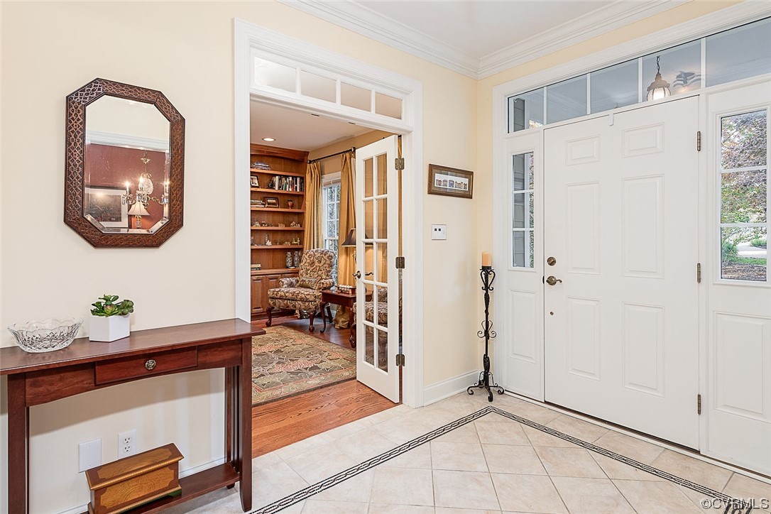 113 Grenelefe Williamsburg, VA 23188 - Photo 6 of 44 a view of livingroom with furniture and workspace