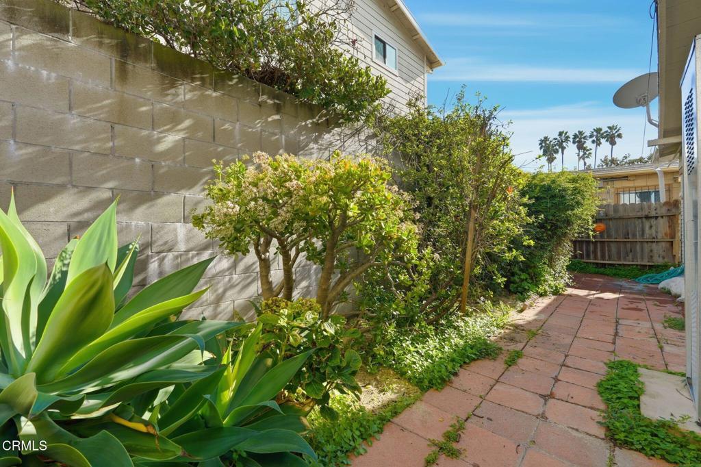 233 Ohio Street Pasadena, CA 91106 - Photo 22 of 22 a backyard of a house with a garden