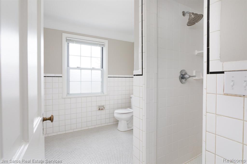 661 Neff Road Grosse Pointe, MI 48230 - Photo 7 of 9
