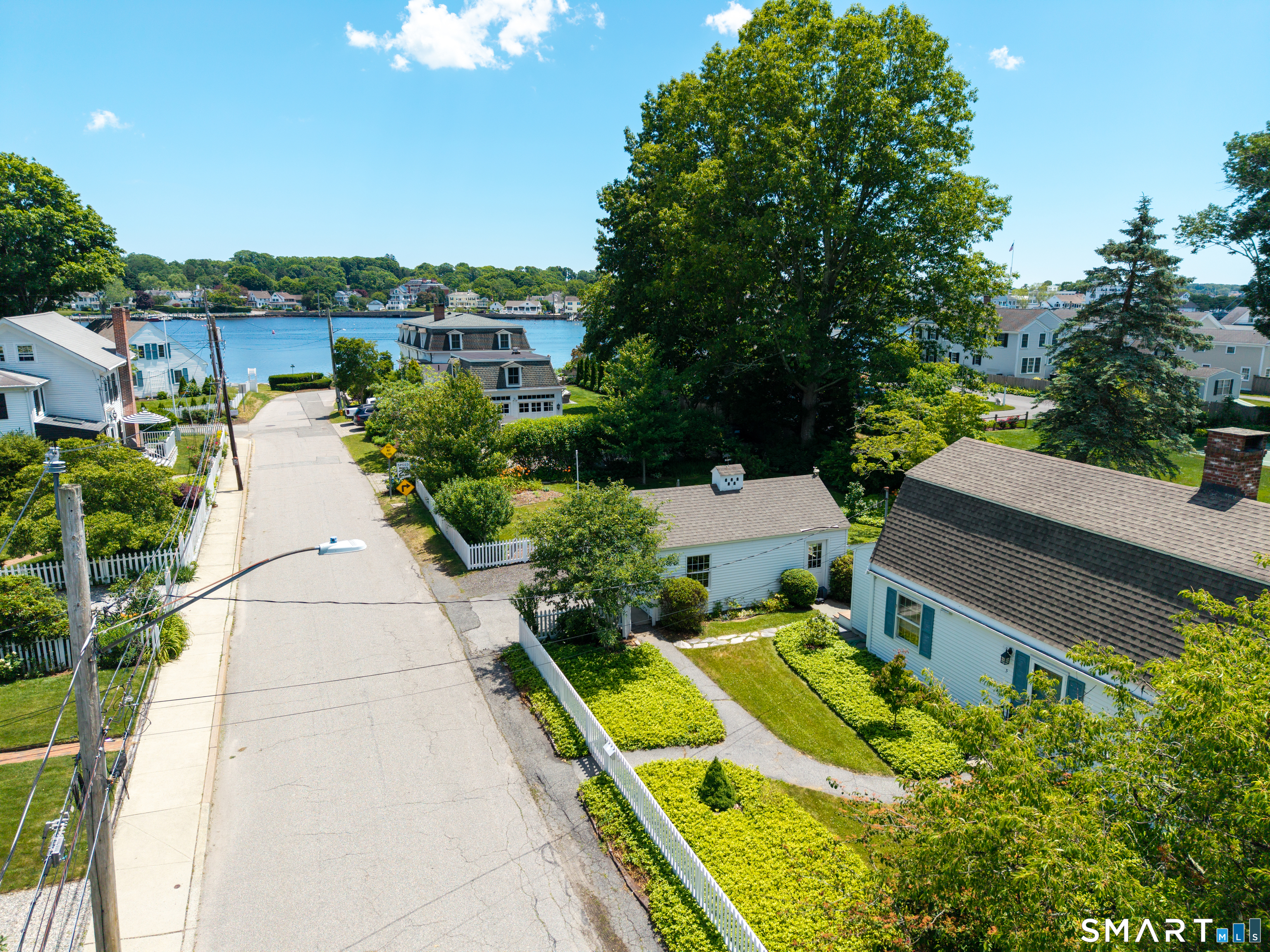 5 Eldridge Street Groton, CT 06355 - Photo 2 of 34