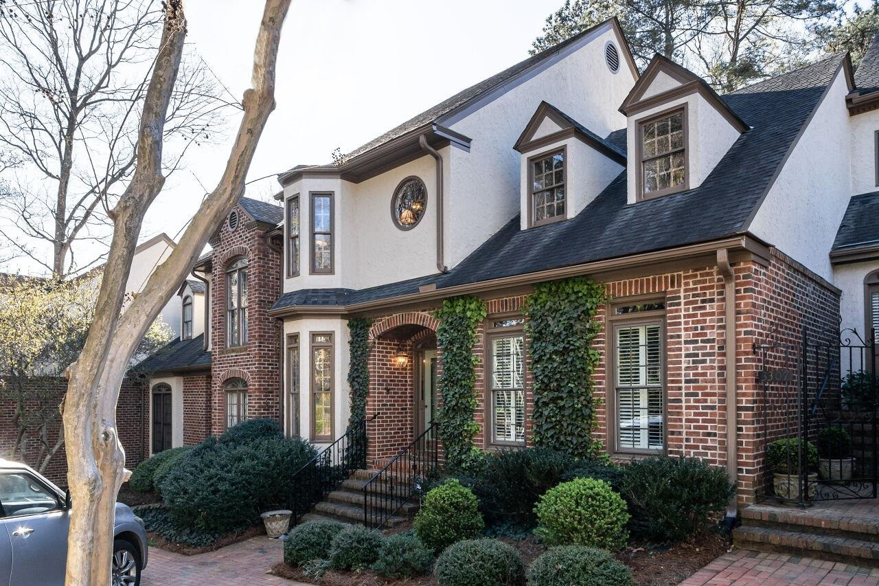 3305 Ridgecrest Court Raleigh, NC 27607 - Photo 2 of 26 Photo 2