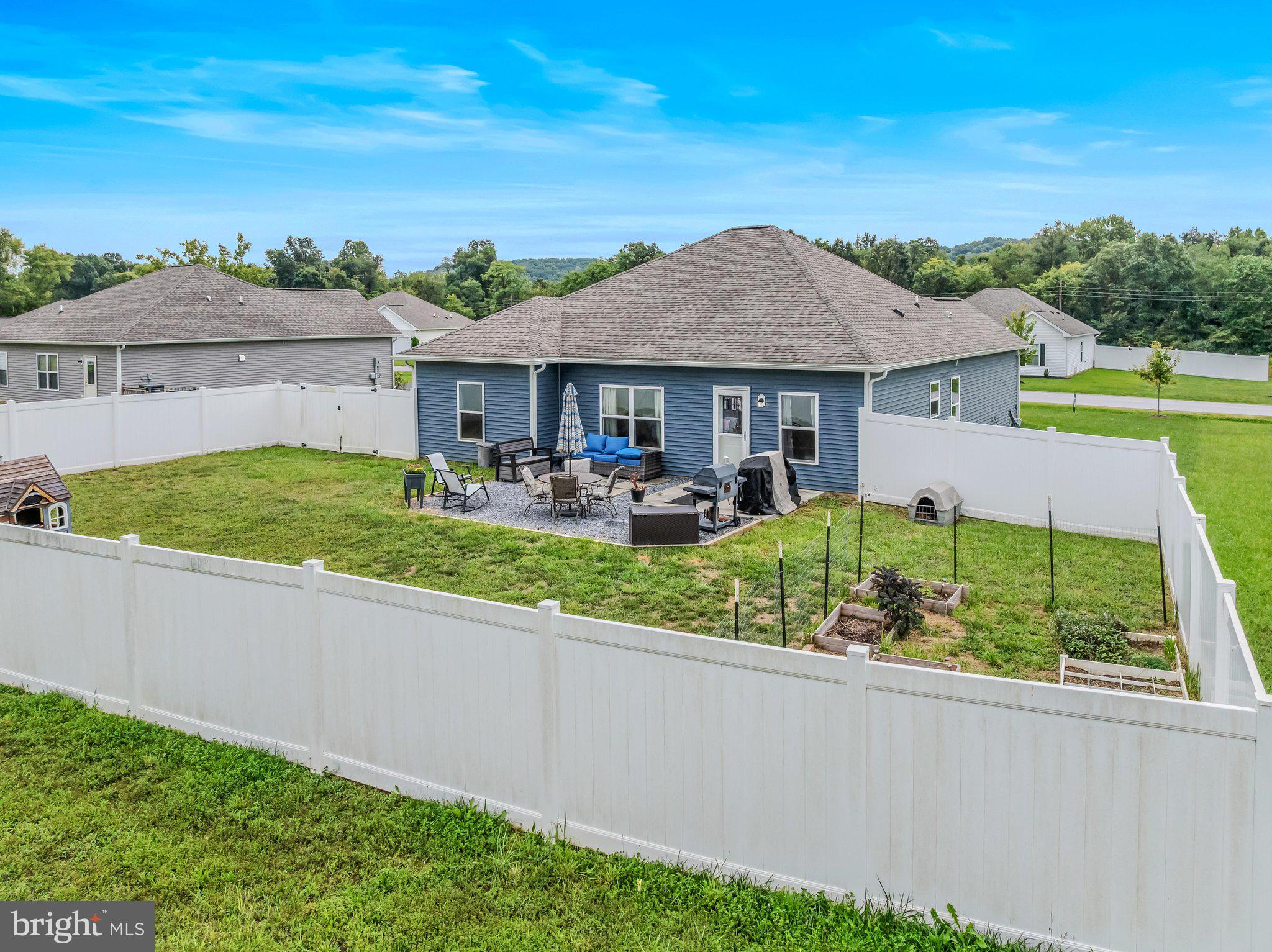 89 Rappahannock Run Falling Waters, WV 25419 - Photo 8 of 34 Back of Home