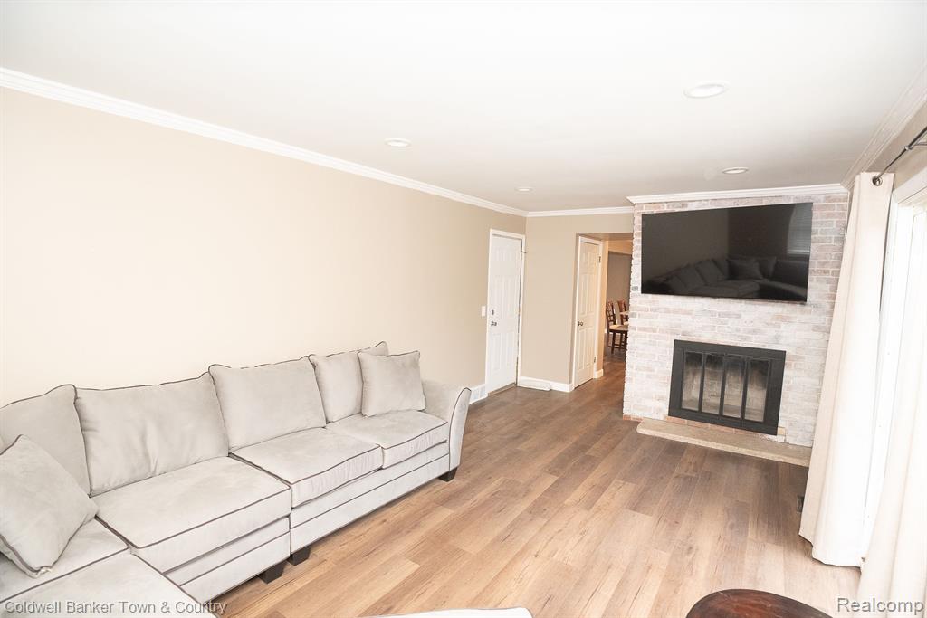 8379 Rickett Road Brighton, MI 48116 - Photo 12 of 16