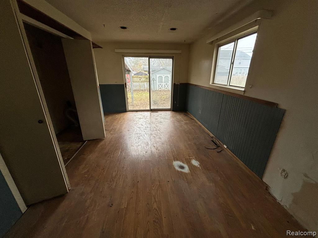 2581 Emmons Avenue Rochester Hills, MI 48307 - Photo 9 of 15