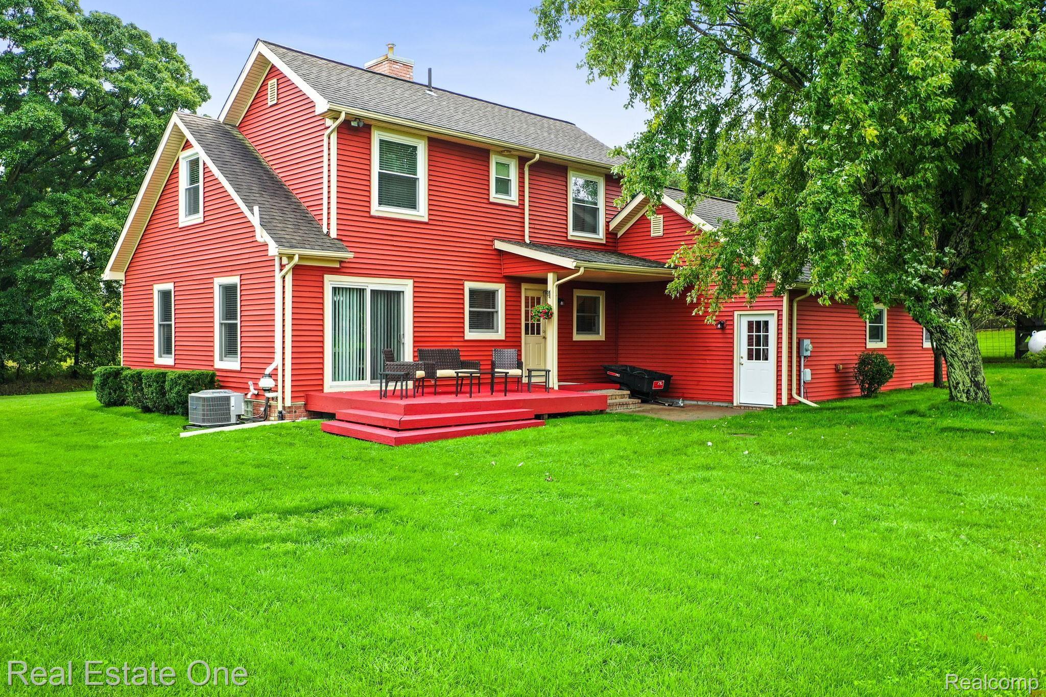 4463 Byron Road Howell, MI 48855 - Photo 24 of 28 DJI_0294.jpg