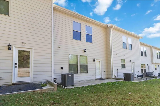 $2,000 | 3437 Sumersbe Court, Atlanta, GA 30349