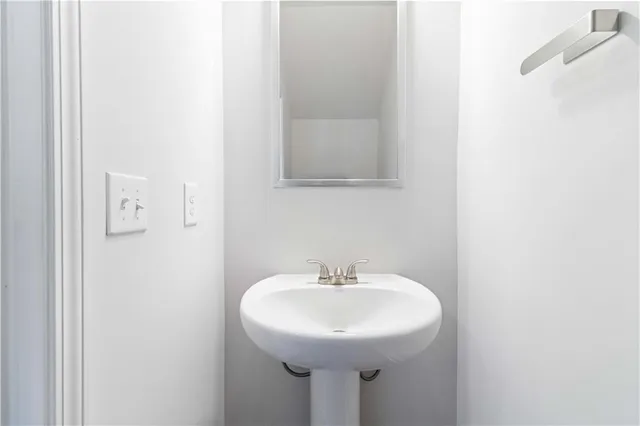 $2,000 | 3437 Sumersbe Court, Atlanta, GA 30349