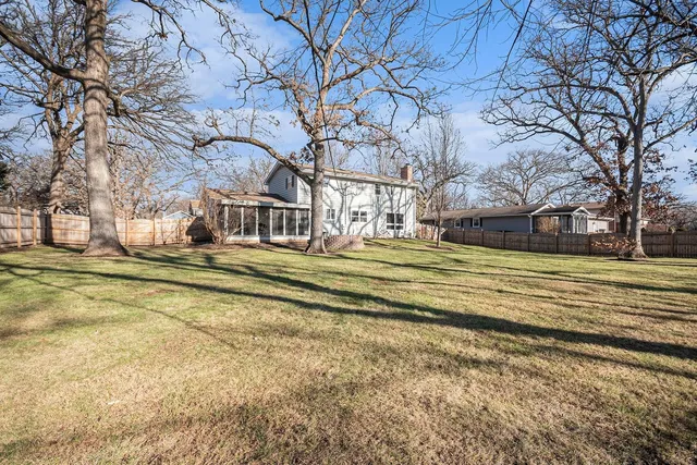 $499,999 | 4609 Valerie Drive, Crystal Lake, IL 60014