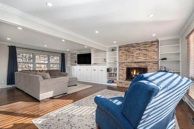 $499,999 | 4609 Valerie Drive, Crystal Lake, IL 60014