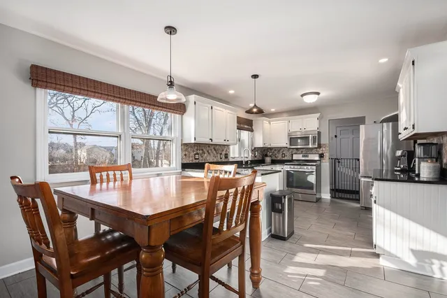 $499,999 | 4609 Valerie Drive, Crystal Lake, IL 60014