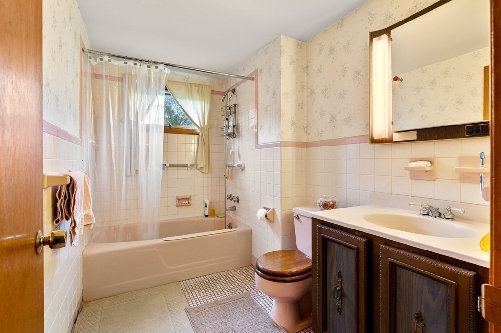 12 Spring Pond Road Peabody, MA 01960 - Photo 16 of 27 Gallery Image 16