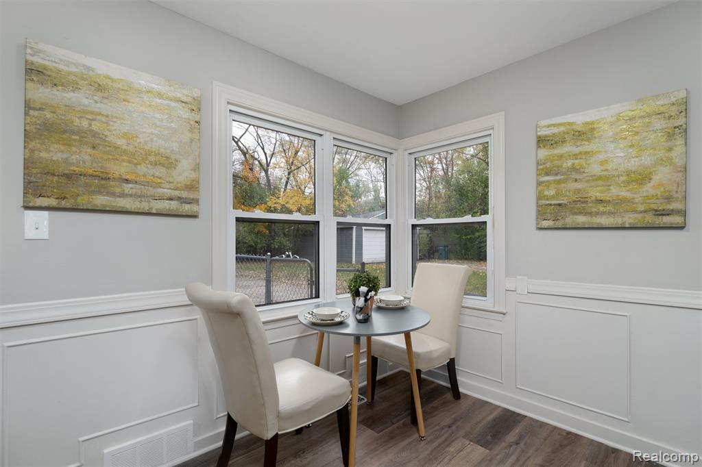 15751 West 14 Mile Road Franklin, MI 48025 - Photo 7 of 24