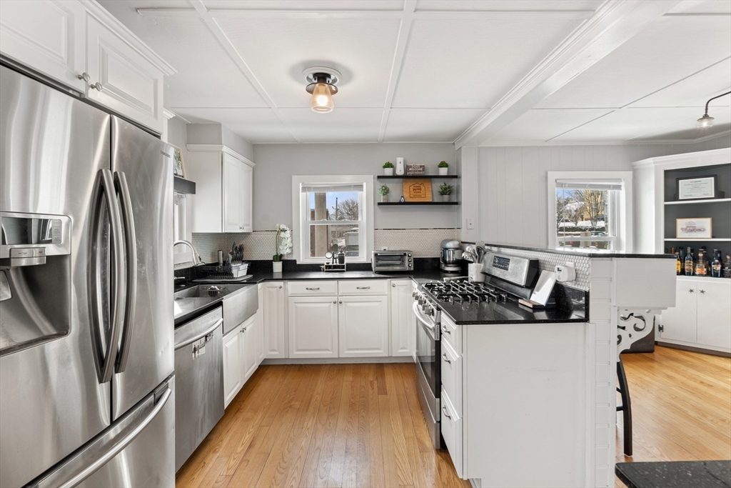 2 Library Street Georgetown, MA 01833 - Photo 13 of 37