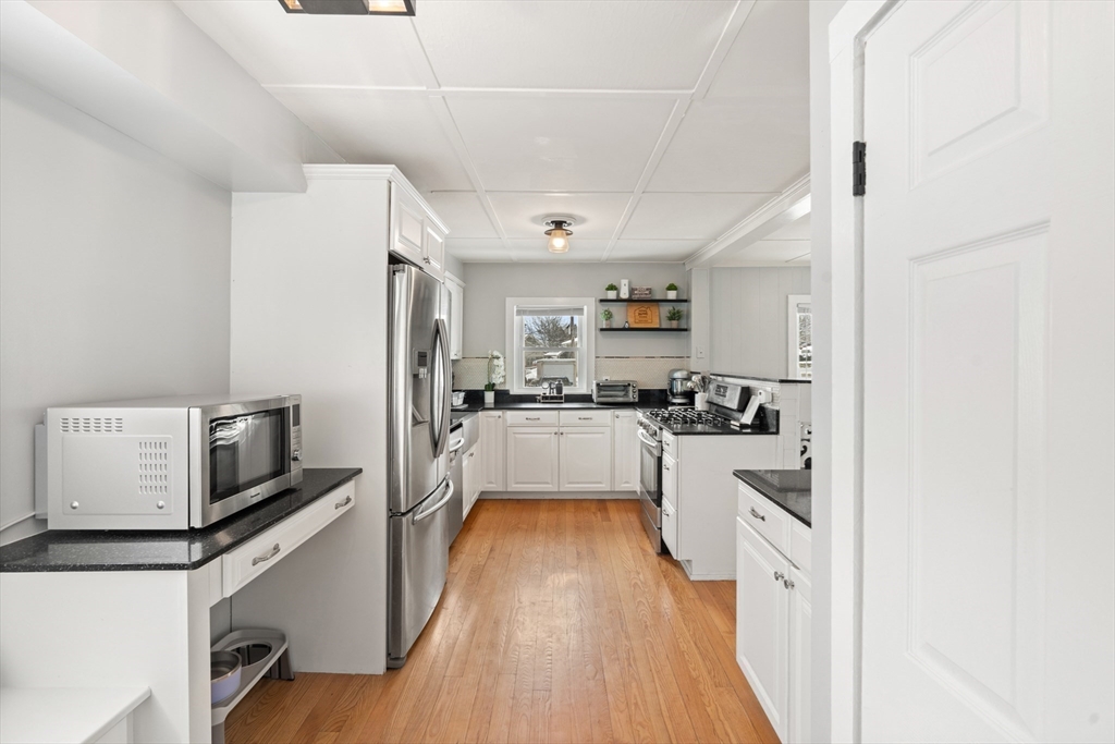 2 Library Street Georgetown, MA 01833 - Photo 17 of 37