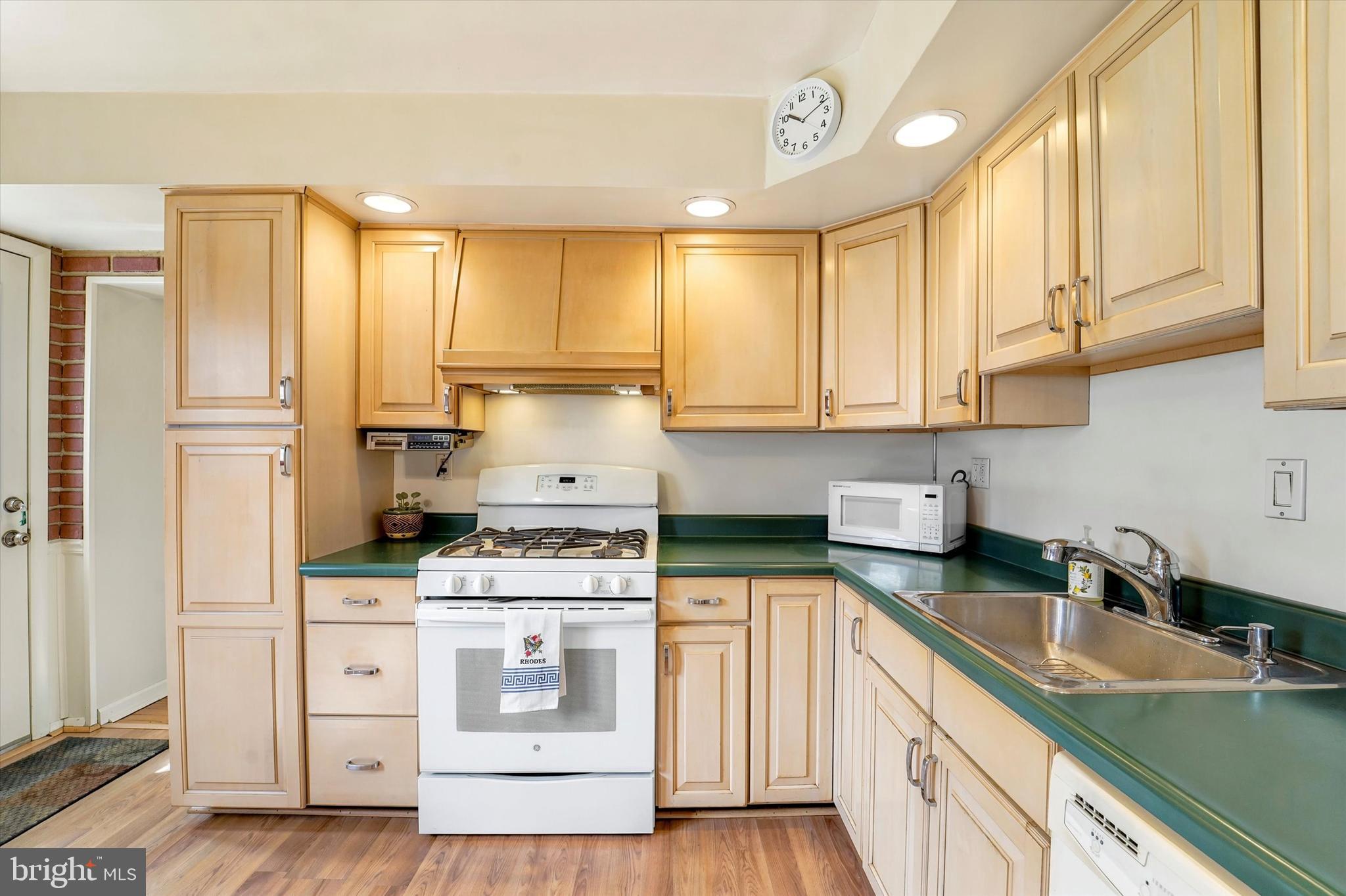 303 Glendale Road Havertown, PA 19083 - Photo 11 of 38
