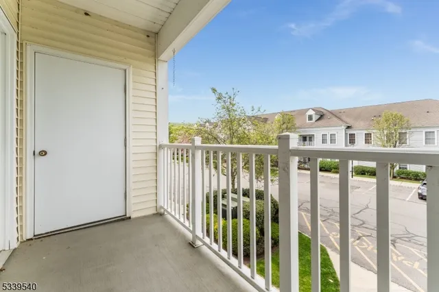 $264,900 | 6015 Brookfield Glen Drive, Unit 15, Belvidere, NJ 07823