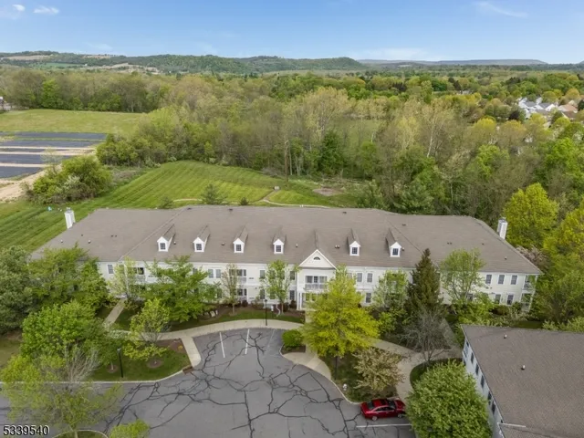 $264,900 | 6015 Brookfield Glen Drive, Unit 15, Belvidere, NJ 07823