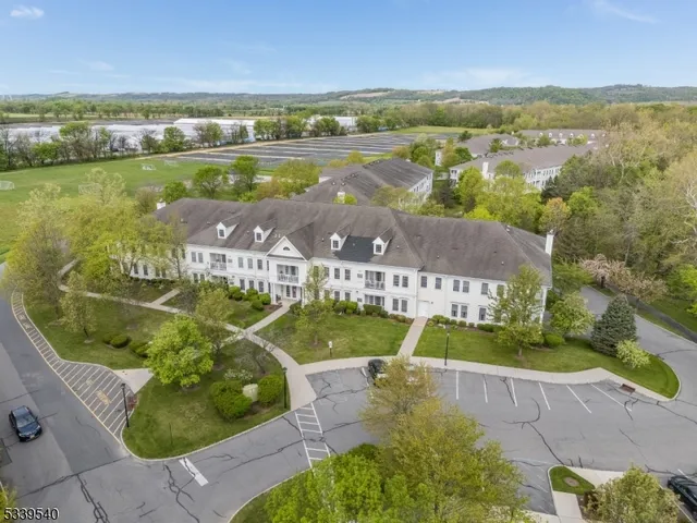 $264,900 | 6015 Brookfield Glen Drive, Unit 15, Belvidere, NJ 07823