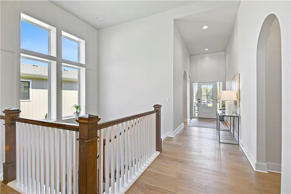 $898,515 | 24916 West 98th Place, Lenexa, KS 66227