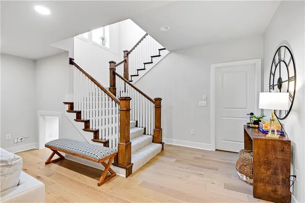 $898,515 | 24916 West 98th Place, Lenexa, KS 66227