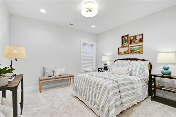 $898,515 | 24916 West 98th Place, Lenexa, KS 66227