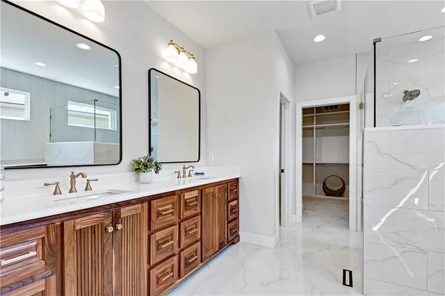 $900,625 | 24916 West 98th Place, Lenexa, KS 66227