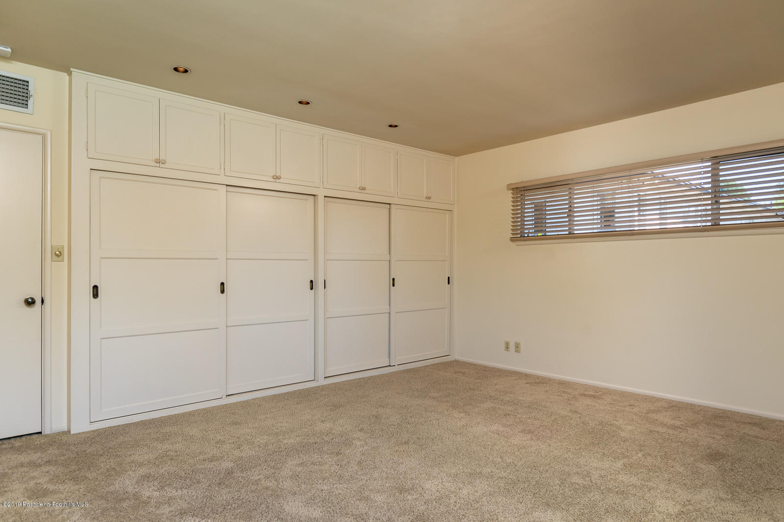 3810 Greenhill Road Pasadena, CA 91107 - Photo 22 of 29 a view of an empty room