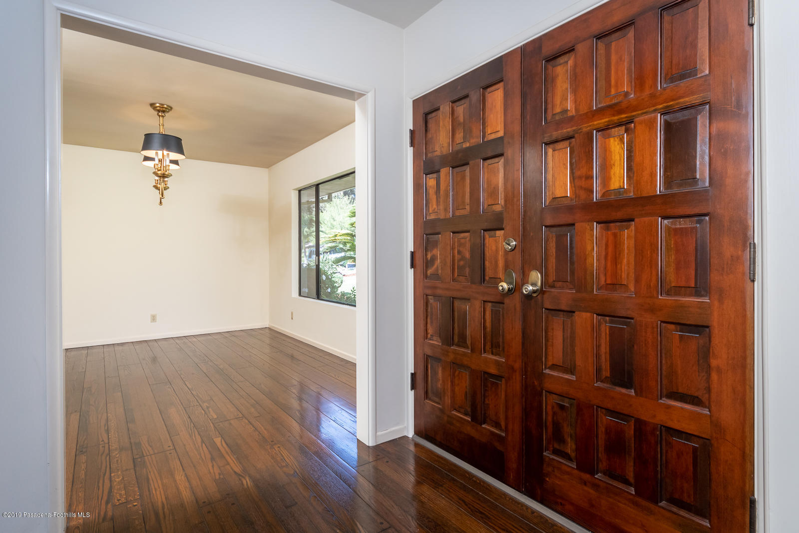 3810 Greenhill Road Pasadena, CA 91107 - Photo 9 of 29 wooden floor in a room