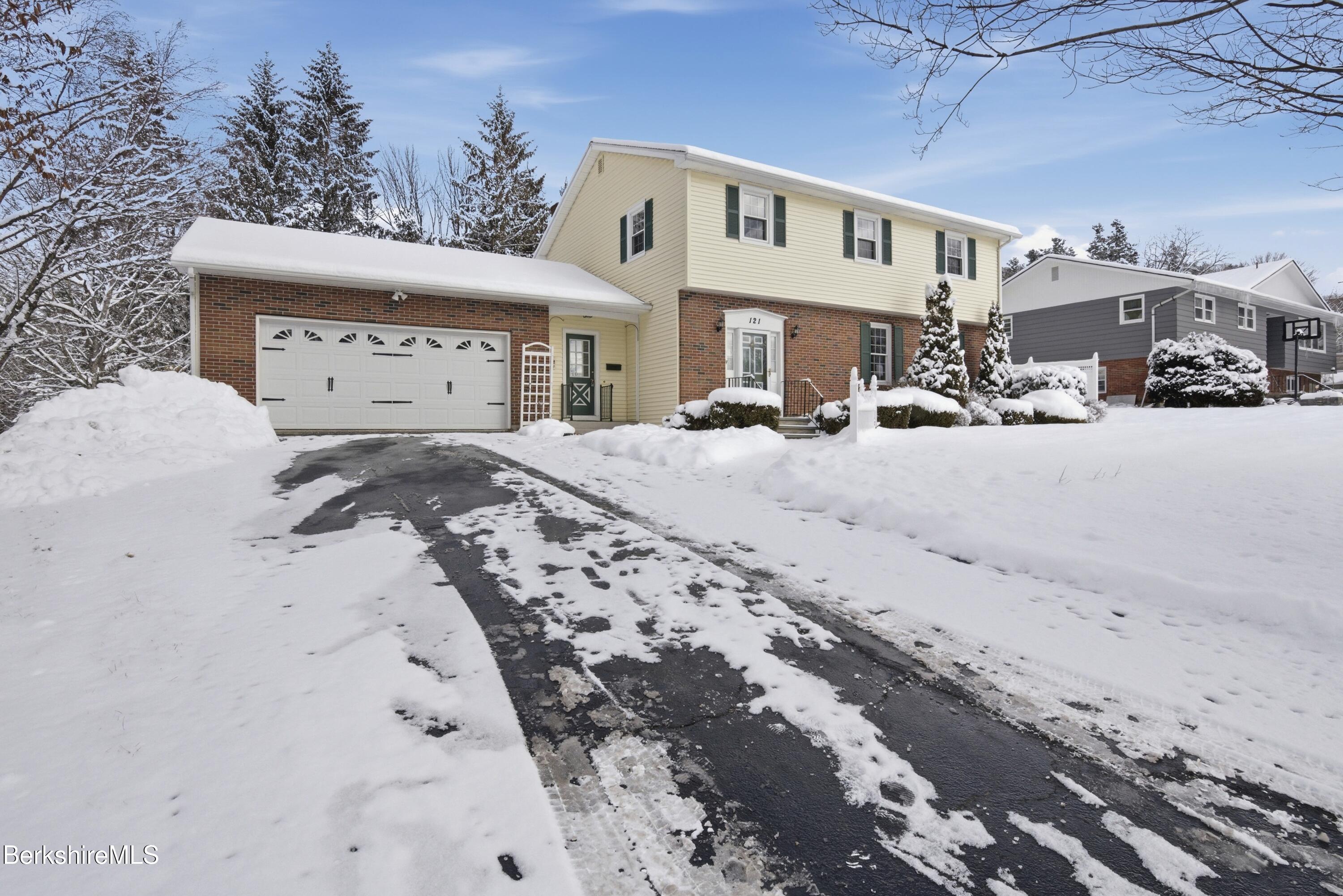 121 Kittredge Road Pittsfield, MA 01201 - Photo 2 of 48 JAN03987