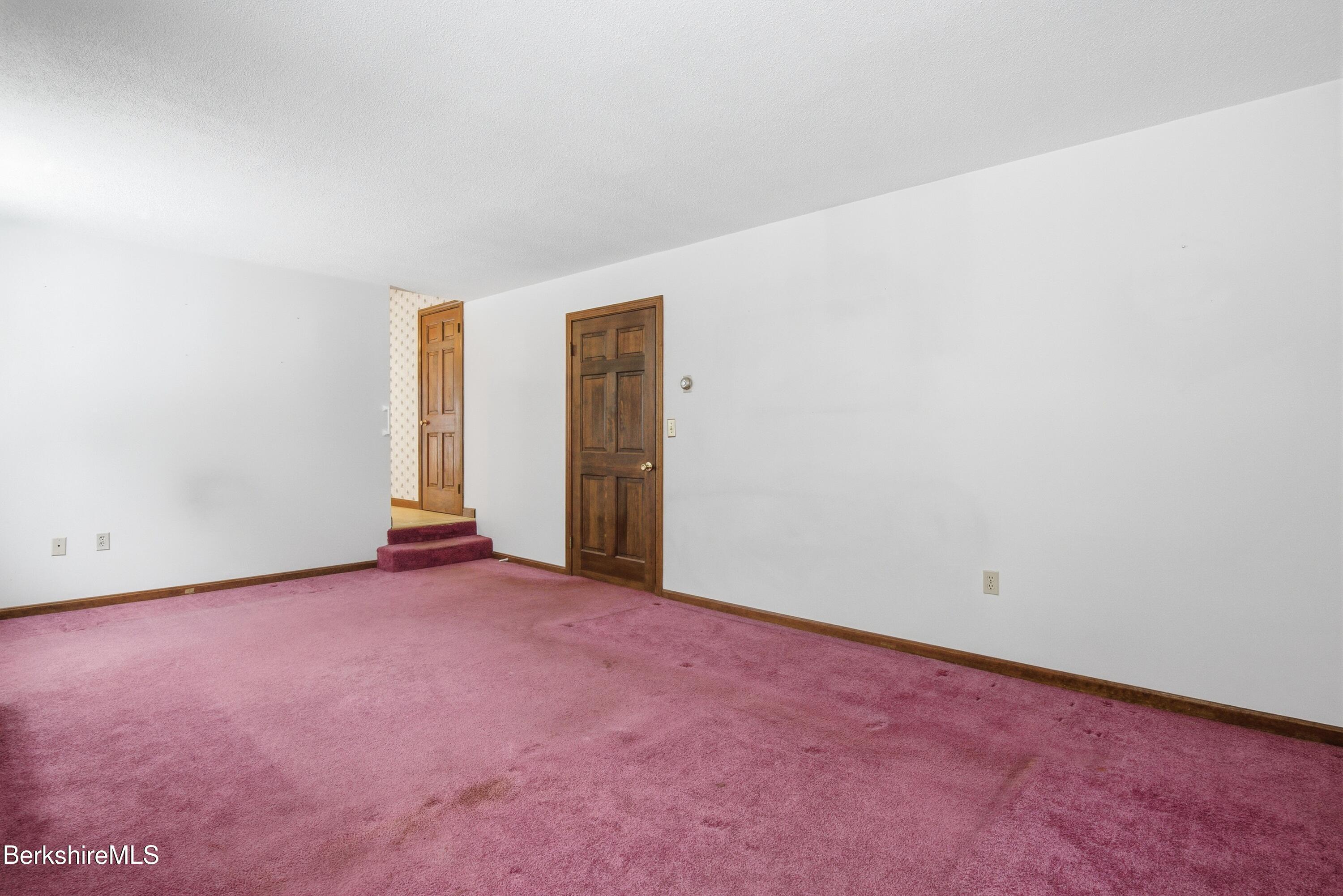 121 Kittredge Road Pittsfield, MA 01201 - Photo 23 of 48 JAN03845