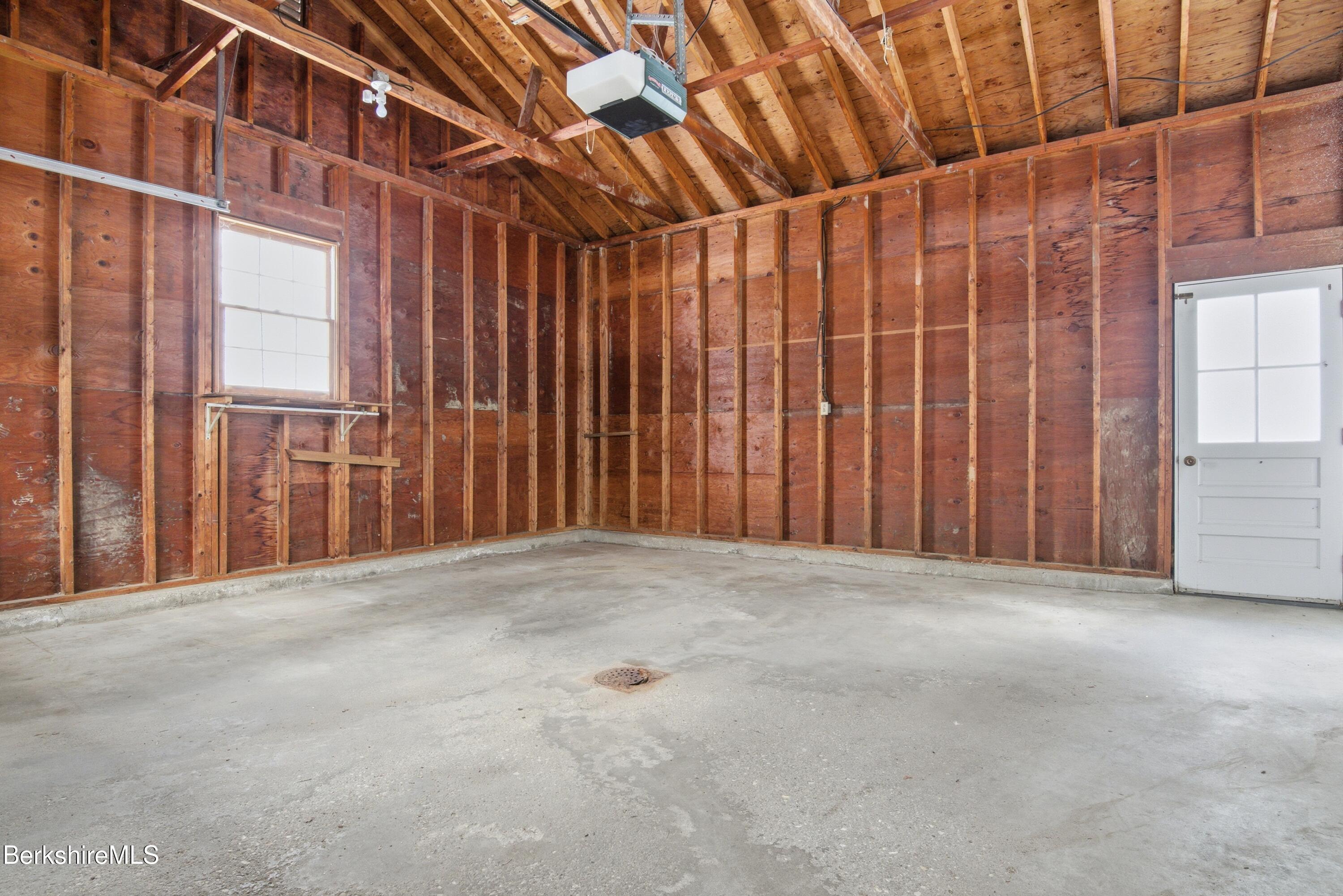 121 Kittredge Road Pittsfield, MA 01201 - Photo 48 of 48 JAN03983