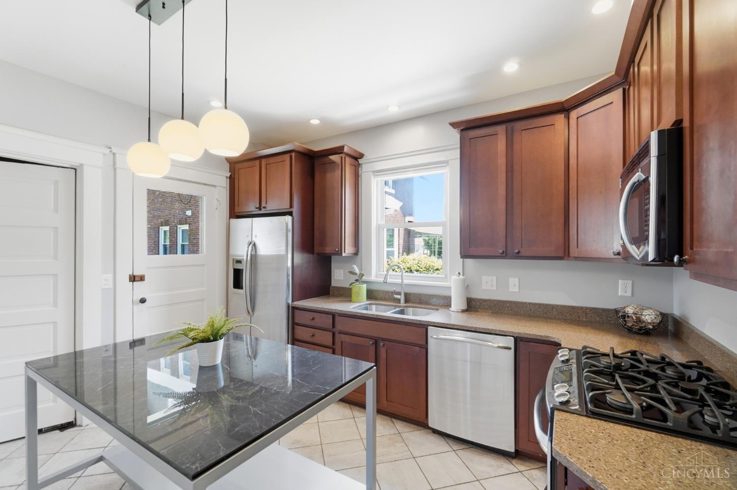 2806 Madison Road Cincinnati, OH 45209 - Photo 13 of 47
