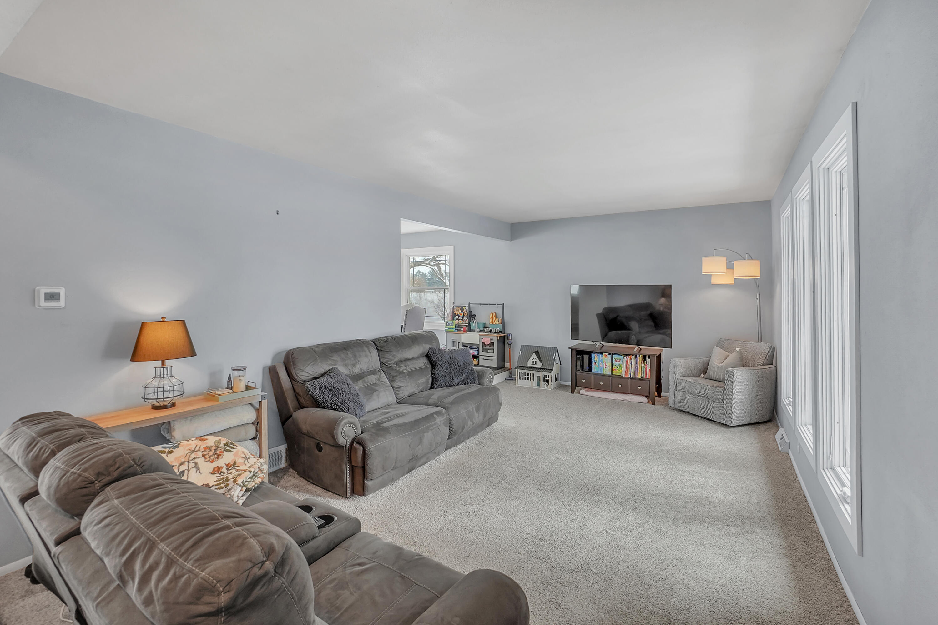502 Homesteaders Retreat Eagle, WI 53119 - Photo 11 of 32 Living Room