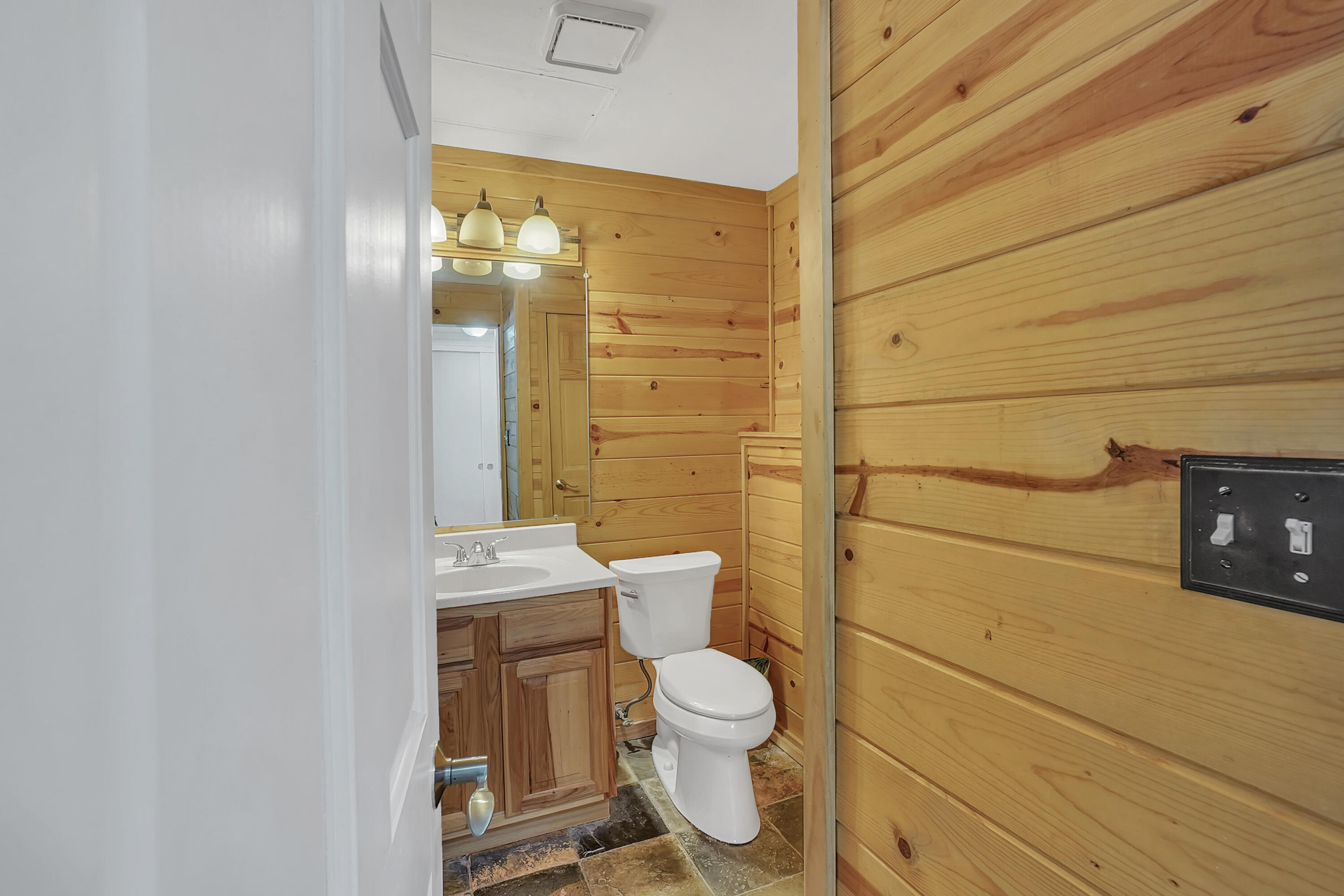 502 Homesteaders Retreat Eagle, WI 53119 - Photo 20 of 32 Half Bath